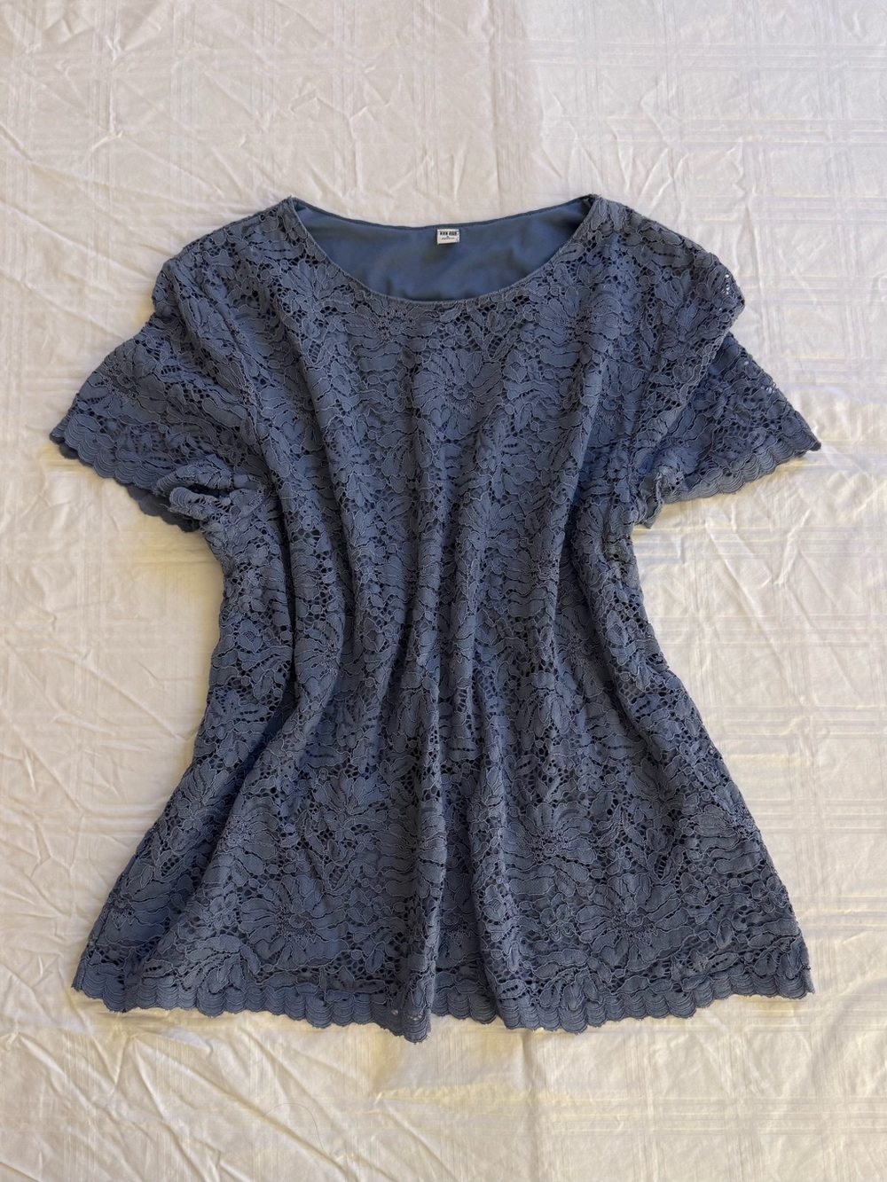 Uniqlo Short-Sleeve Lace Top in Dusty Blue